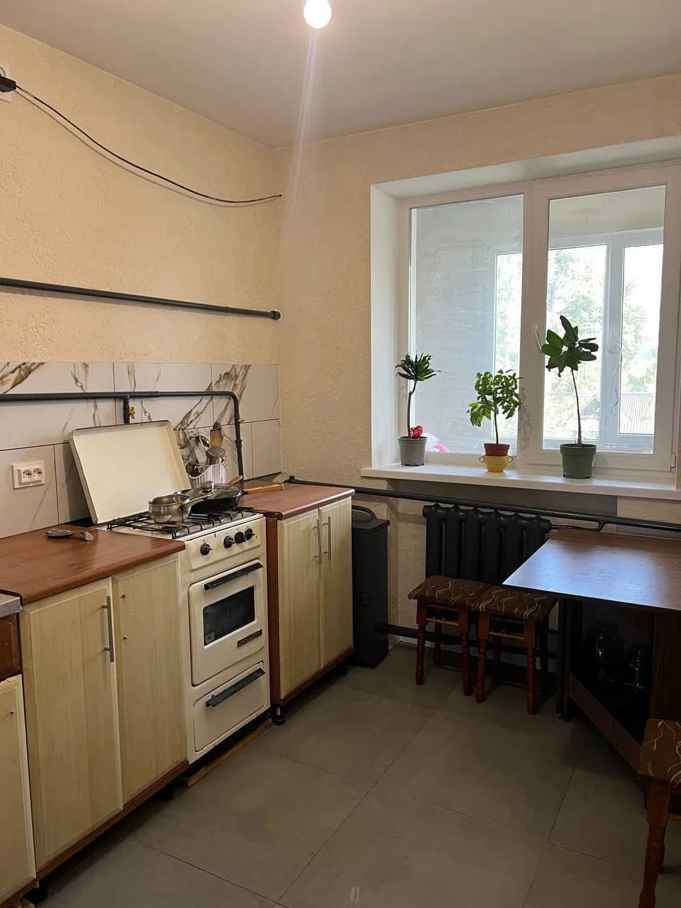 Продам 2 кімнатну квартиру на Озерній в місті Хмельницькому.
